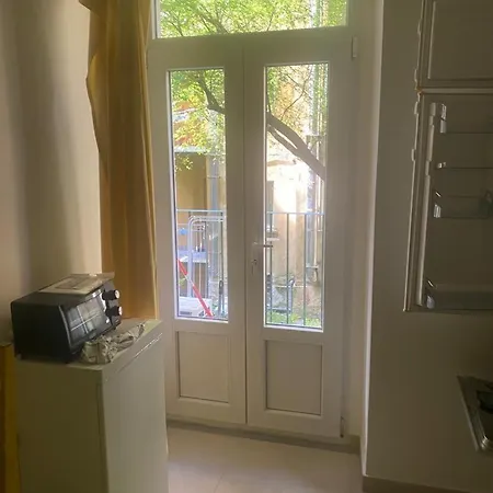Viale 76 * Trieste